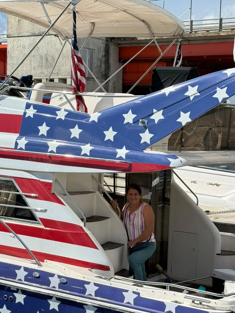 Close-up of the stars-and-stripes design on Capitán América
